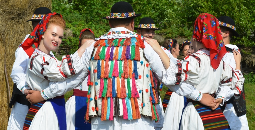 De Ziua Satului Rom Nesc Ansamblul Folcloric Na Ional Transilvania