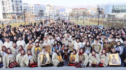 Procesiune cu icoane de Duminica Ortodoxiei