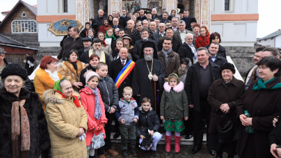 Episcopul le-a vorbit vişeuanilor despre iertare şi credinţă (GALERIE FOTO)