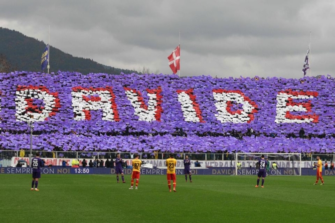 Momente emoționante pe stadionul Fiorentinei, în memoria căpitanului ei (VIDEO)