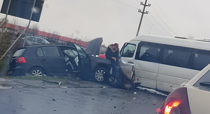 Doi răniți într-un accident de pe centura Băii Mari (GALERIE FOTO)