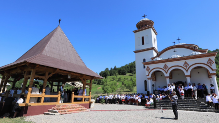 A fost târnosită biserica din Valea Muntelui – Bârsana