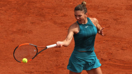 Simona Halep în sferturi. Wozniacki eliminată de la Roland Garros