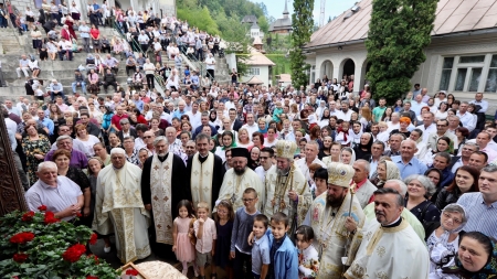 De ce Mănăstirea Rohia e un dar al Marii Unirii (GALERIE FOTO)