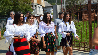 Roza-Rozalina, uriași și sânge albastru