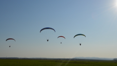 Maramureș plai cu zbor – haideți la paramotor!