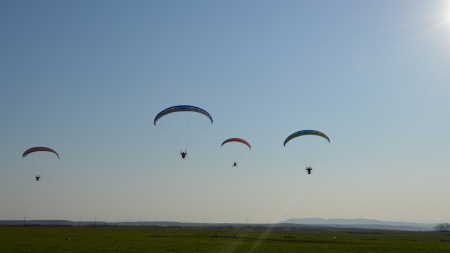 Maramureș plai cu zbor – haideți la paramotor!