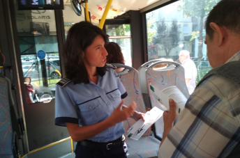 Acțiune a polițiștilor în stații, autobuze și troleibuze