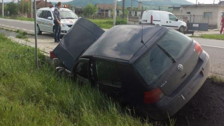 Șoferul băut a scăpat nevătămat, pasagerul a ajuns la spital