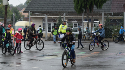 Copiii din Baia Sprie au optat pentru călătoria cu bicicleta (GALERIE FOTO)