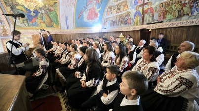 Episcopul Iustin, impresionat de Corul „Buciumenii Chioarului” (GALERIE FOTO)