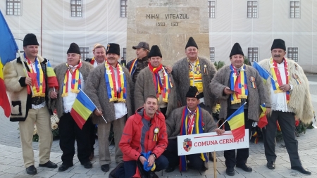 Nouă cerneşteni au plecat pe banii lor la Alba Iulia (GALERIE FOTO)