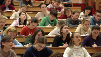 Studenții intră în febra examenelor