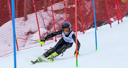 Baia Sprie dă antrenorul lotului național de schi și trei sportivi ce participă la FIS Children Trophy 2019