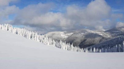 Risc de avalanșe mici și, izolat, medii