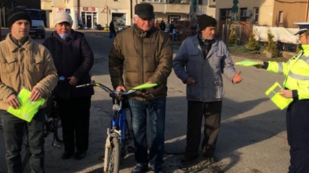 Veste  reflectorizante pentru a reflecta la mersul pe bicicletă