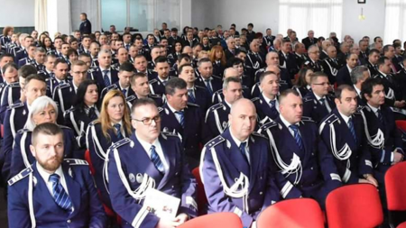 Avansări în grad și insigne onorifice de Ziua Poliției