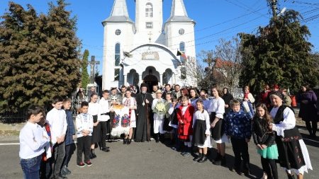 Popas episcopal în Parohia Săsar  (GALERIE FOTO)