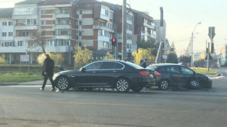 Accident în intersecție