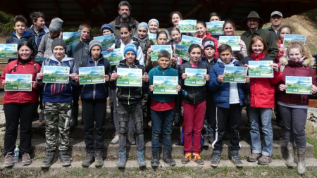 Elevi de la Școala Gimnazială Lăpuș au plantat puieți la Poiana Botizii (GALERIE FOTO)