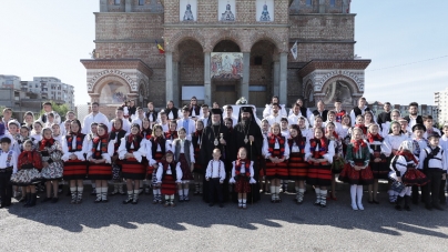 Biserica a omagiat femeia în Duminica Mironosiţelor (GALERIE FOTO)