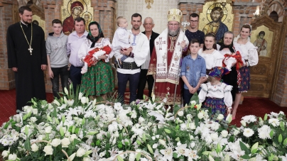 Episcopul Iustin, sărbătorit la onomastică în catedrală (GALERIE FOTO)