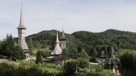 „Drumul spre sfințenie”: 101 biserici și mănăstiri din Maramureș și Satu Mare au fost atestate ca rută culturală turistică