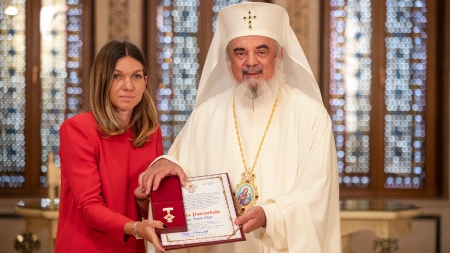 Simona Halep, la primirea Crucii Patriarhale: ”Mă bucur că sunt româncă” (GALERIE FOTO)