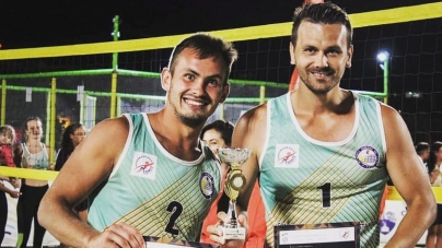 Doi jucători de la Știința Explorări au câștigat titlurile de campioni și vicecampioni la volei pe plajă