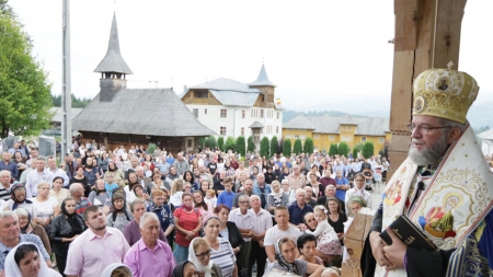 Episcopul Iustin, la Mănăstirea Moisei (GALERIE FOTO)