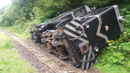 A deraiat locomotiva Mocăniței (GALERIE FOTO)