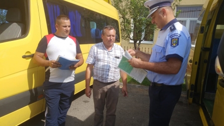 Conducătorii de vehicule destinate transportului de elevi, chemați la instruire