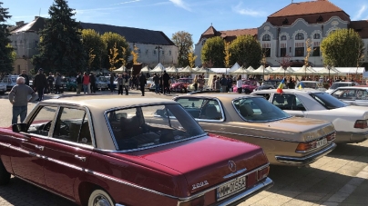 Dacia a dominat ”Retro parada de toamnă” a automobilelor de epocă  (GALERIE FOTO)