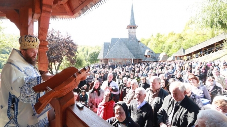 Hram la Mănăstirea Rohiița (GALERIE FOTO)