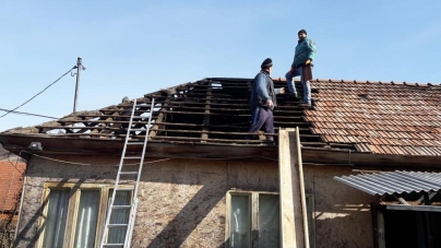 Trei copii ce au doar mamă și bunică au nevoie de ajutor în prag de iarnă (GALERIE FOTO)