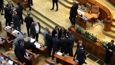 Avem guvern votat de Parlament, cu numire semnată de președintele țării, mai rămâne să jure la Cotroceni