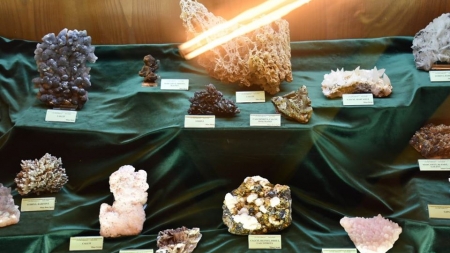 S-au împlinit 30 de ani de la deschiderea expoziției permanente a Muzeului Județean de Mineralogie