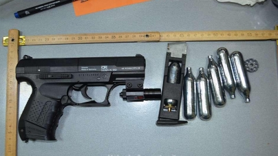 Maramureșean cercetat după ce i s-a găsit în mașină un pistol pe care-l deținea ilegal