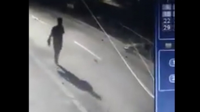 A scăpat fără nicio zgârietură dintr-un accident teribil (VIDEO)