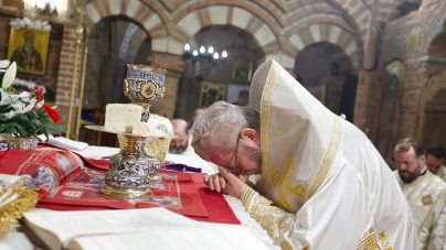 Episcopul Iustin: ”Sărbătoarea Crăciunului este cea mai frumoasă dintre sărbători” (galerie foto)