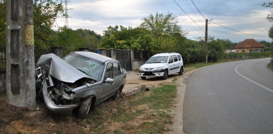 Trei răniți  – între ei și un copil – în două accidente din două orașe