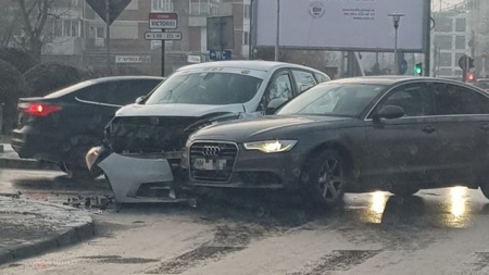 O zi cu cinci răniți și șapte mașini avariate în accidente