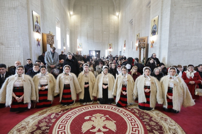 La hramul Mănăstirii Scărișoara  Nouă (GALERIE FOTO)