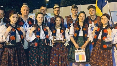 Ansamblul „Comorile Izei” a reprezentat România la un festival din India (GALERIE FOTO)