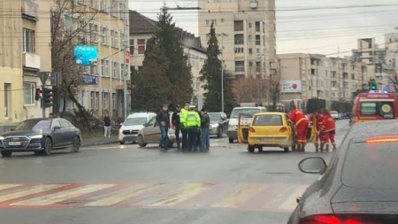 Accident cu doi răniți în centrul Băii Mari