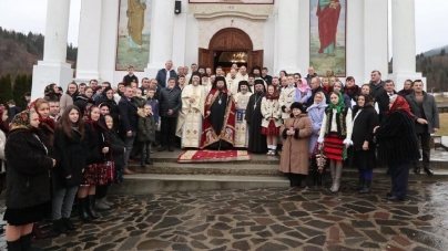 La Mănăstirea „Adormirea Maicii Domnului” din Moisei a fost prăznuit hramul de iarnă (GALERIE FOTO)