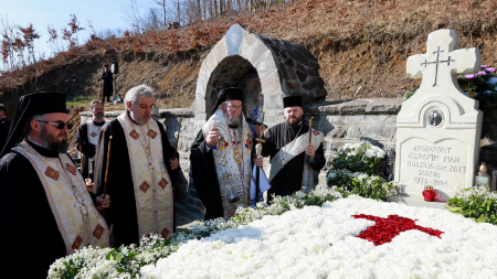 Parastas pentru  Serafim Arhimandritul, monahul care s-a vindecat de cancer prin rugăciune (GALERIE FOTO)