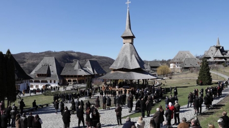 Sfânta Liturghie Arhierească la Mănăstirea Bârsana (GALERIE FOTO)