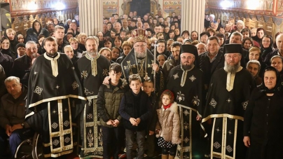 Canonul cel Mare şi Sfânta Liturghie la Mănăstirea Rohia (GALERIE FOTO)