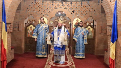 De Buna Vestire, PS Timotei Sătmăreanul a liturghisit la Mănăstirea Scărișoara Nouă